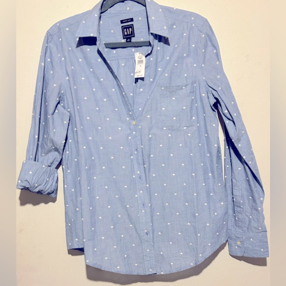 Gap Womans’ MEDIUM Blue collared Shirt with small White specs all over - NWT